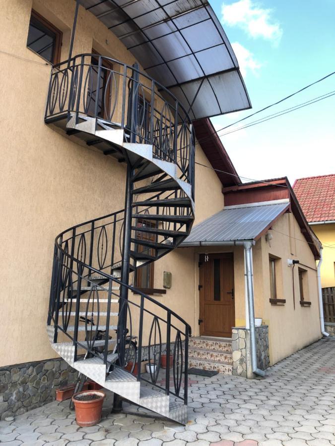 Отель Casa Maria Гура-Гуморулуй Экстерьер фото